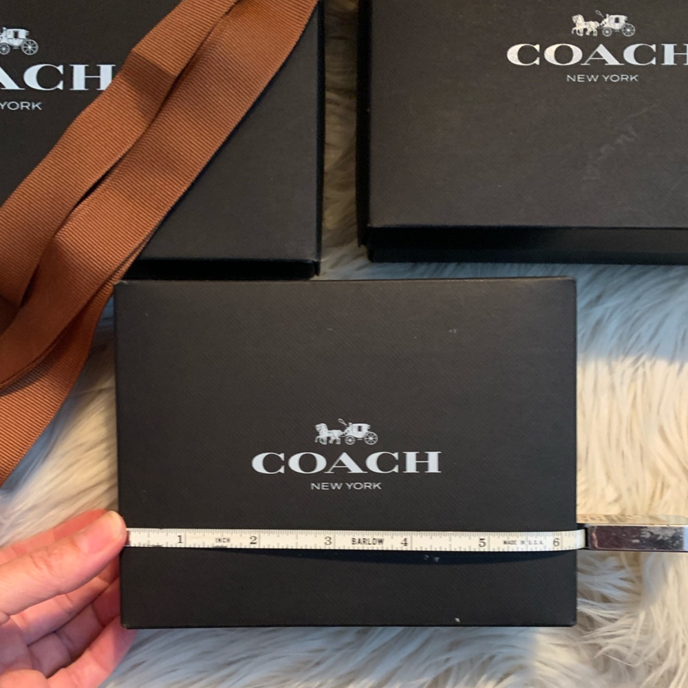 Coach Black Box Set with Brown Ribbon - Picture 2 of 8